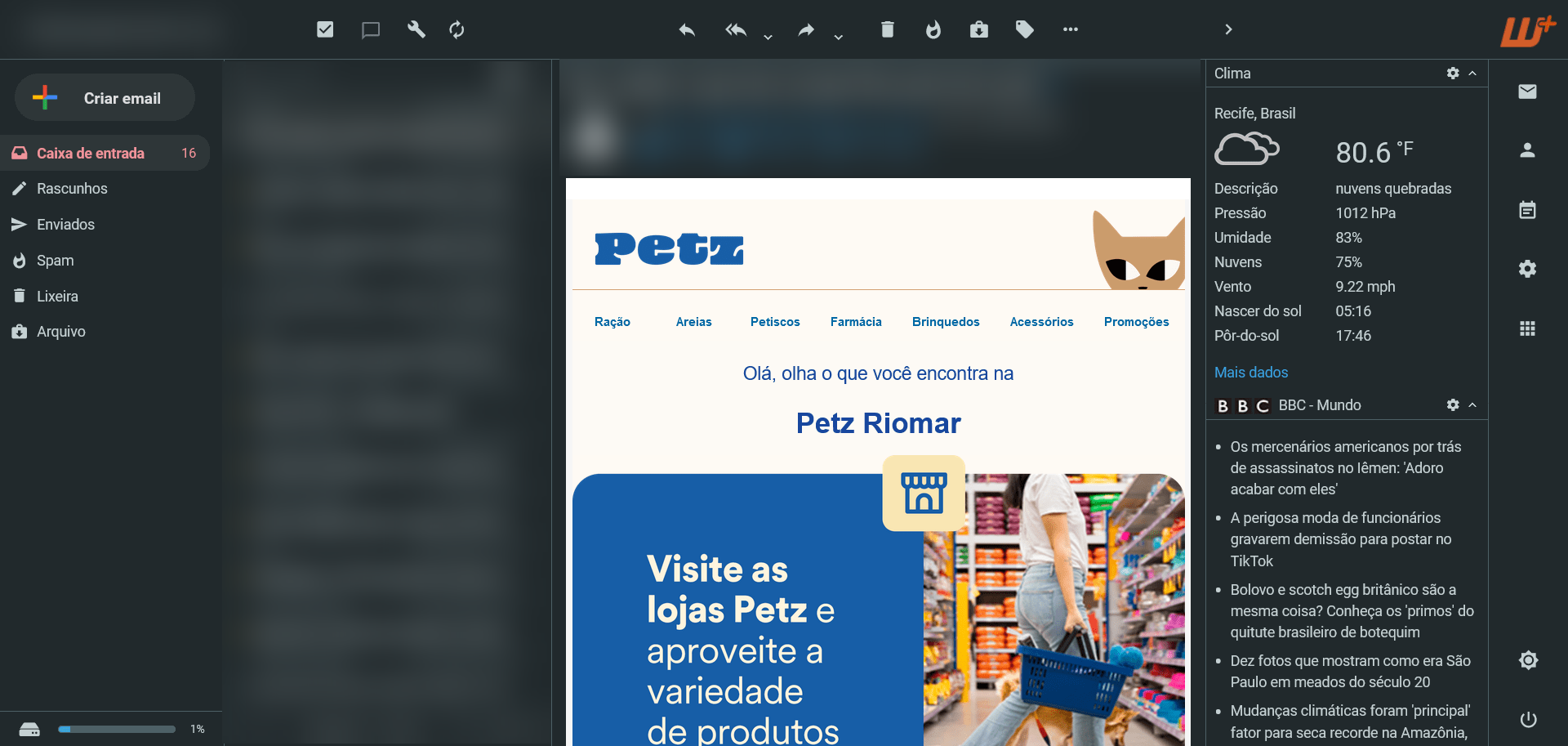 Interface do Webmail Plus com caixa de entrada, mensagem aberta e painéis laterais